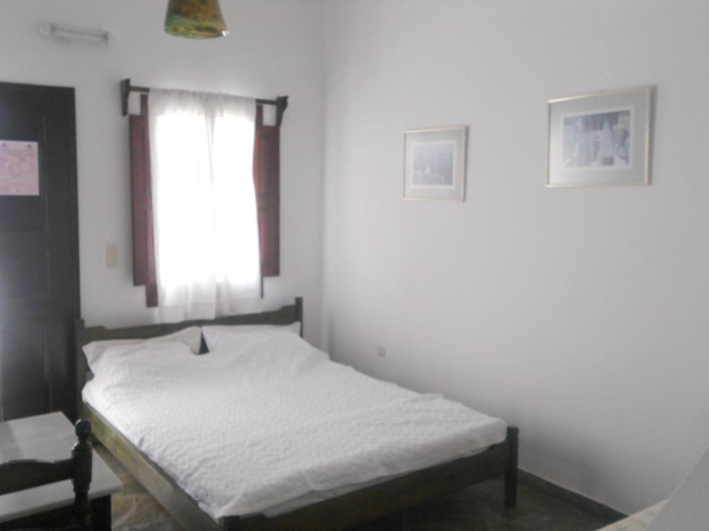 Villa Ostria Kamari  Phòng bức ảnh
