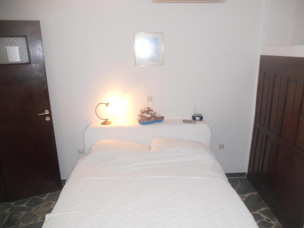 Villa Ostria Kamari  Phòng bức ảnh
